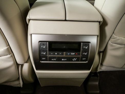 Used 2018 Lexus GX 460 Luxury image 17