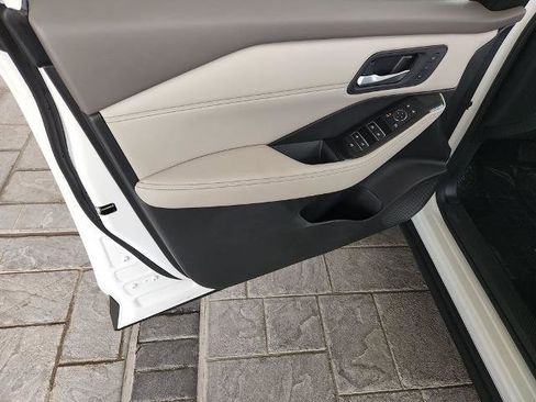 Certified 2023 Nissan Rogue SL w/ SL Premium Package image 4