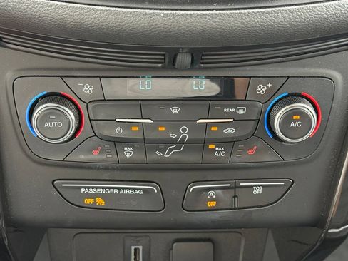 Used 2017 Ford Escape Titanium AWD/4WD image 17