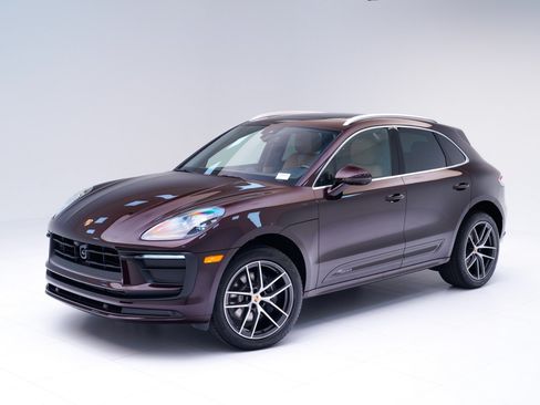 Certified 2026 Porsche Macan AWD/4WD image 1