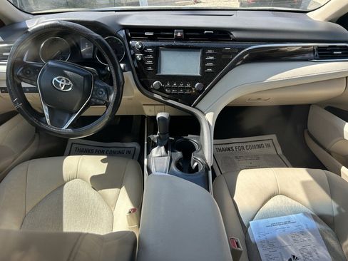 Used 2018 Toyota Camry LE image 6