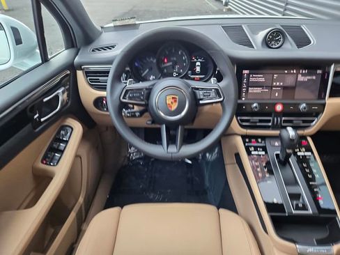 Used 2026 Porsche Macan image 14