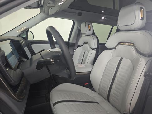 Used 2024 Rivian R1S Adventure AWD/4WD image 20
