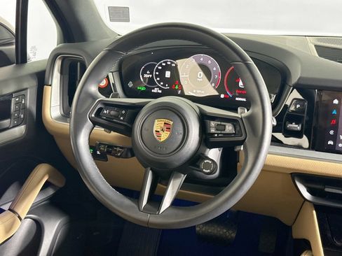 Certified 2025 Porsche Cayenne AWD/4WD image 12