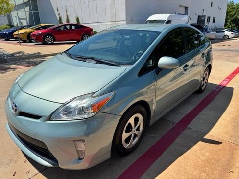 Used 2015 Toyota Prius Three FWD image 4