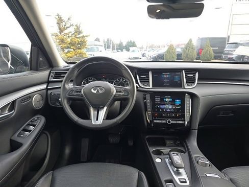 Certified 2025 INFINITI QX50 Luxe w/ Cargo Package image 9