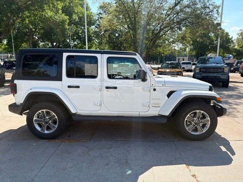 Used 2022 Jeep Wrangler Unlimited Sahara w/ Cold Weather Group AWD/4WD image 6