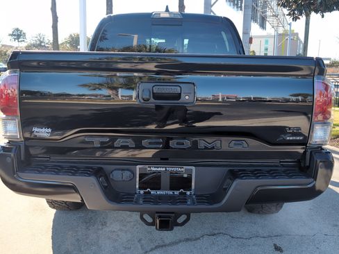 Certified 2022 Toyota Tacoma TRD Sport image 9
