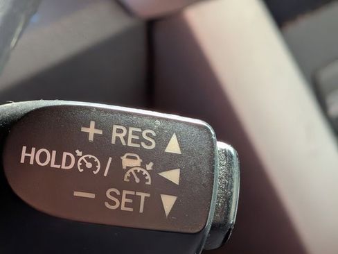 Used 2016 Toyota RAV4 Limited image 8