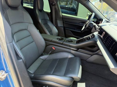 Used 2022 Porsche Taycan RWD image 33