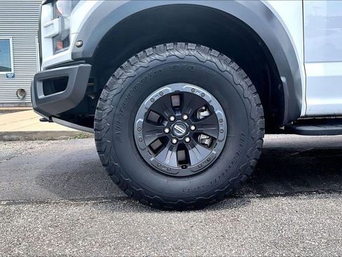 Used 2018 Ford F150 Raptor w/ Equipment Group 802A Luxury AWD/4WD image 4