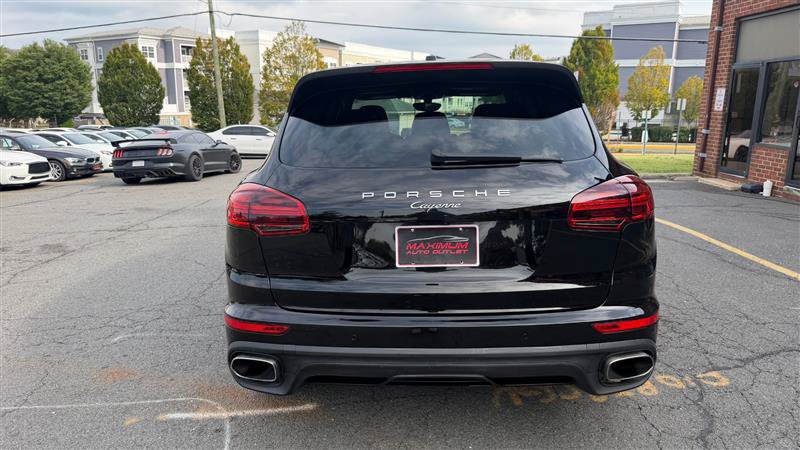 Used 2016 Porsche Cayenne AWD/4WD image 14