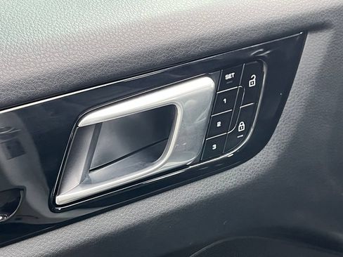 Used 2020 Porsche Cayenne AWD/4WD image 19