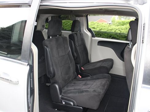 Used 2012 Dodge Grand Caravan Crew FWD image 6