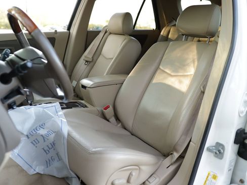 Used 2006 Cadillac SRX w/ Seating Package image 19