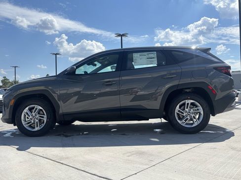 New 2026 Hyundai Tucson SE image 8