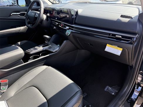 New 2026 Kia Sportage EX image 12