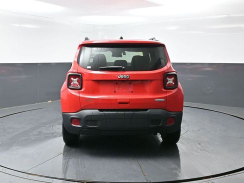 Used 2020 Jeep Renegade Latitude image 10