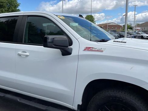 Used 2022 Chevrolet Silverado 1500 RST w/ Convenience Package II AWD/4WD image 9