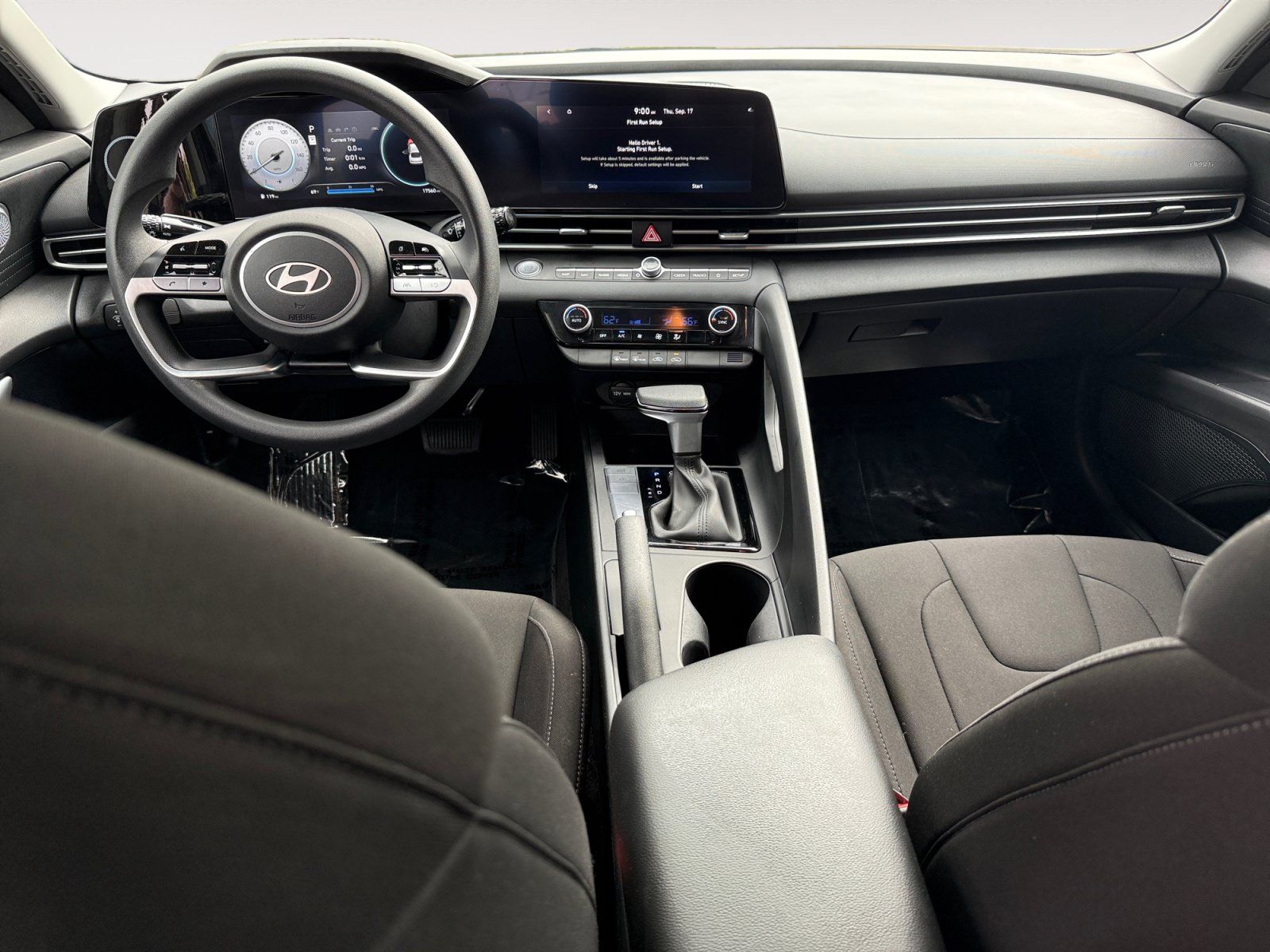 Certified 2024 Hyundai Elantra SEL FWD image 15