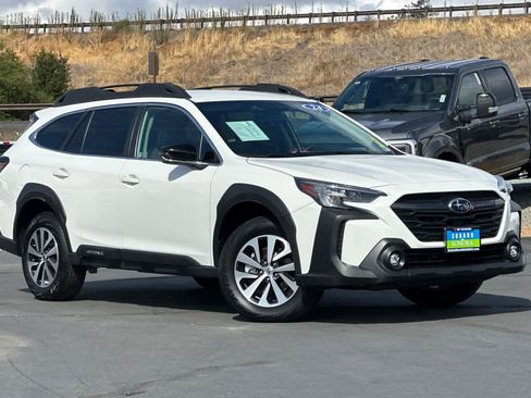 Used 2024 Subaru Outback Premium image 2