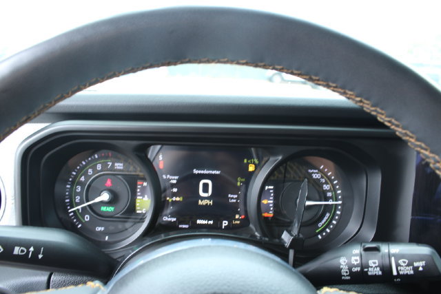 Used 2024 Jeep Wrangler Unlimited Sahara AWD/4WD image 22