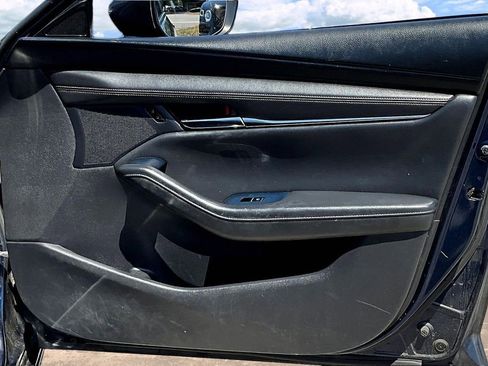 Used 2019 MAZDA MAZDA3 Sedan FWD image 21