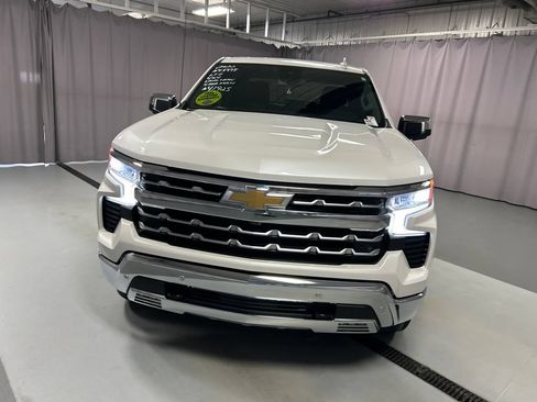 Used 2022 Chevrolet Silverado 1500 LTZ AWD/4WD image 2