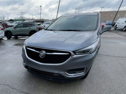 Used 2021 Buick Enclave Essence image 5