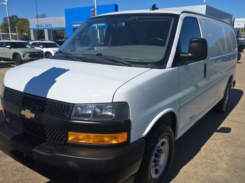 Used 2020 Chevrolet Express 2500 w/ Communications Package image 5