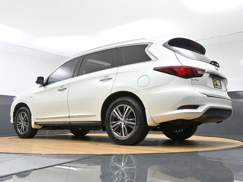 Used 2019 INFINITI QX60 Luxe w/ Essential Package FWD image 56