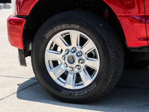 Used 2017 Ford F250 Platinum w/ FX4 Off-Road Package AWD/4WD image 14