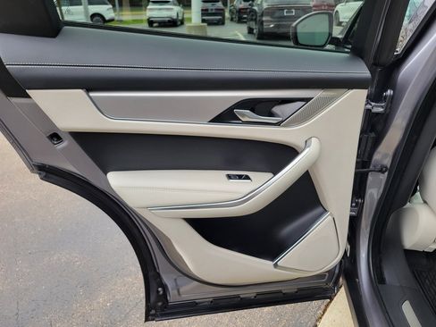 Used 2024 Jaguar F-PACE R-Dynamic S image 19