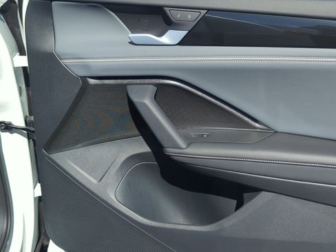 New 2026 Volkswagen Tiguan SEL R-Line AWD/4WD image 16