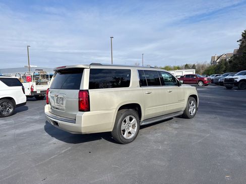 Used 2016 Chevrolet Suburban LTZ image 3