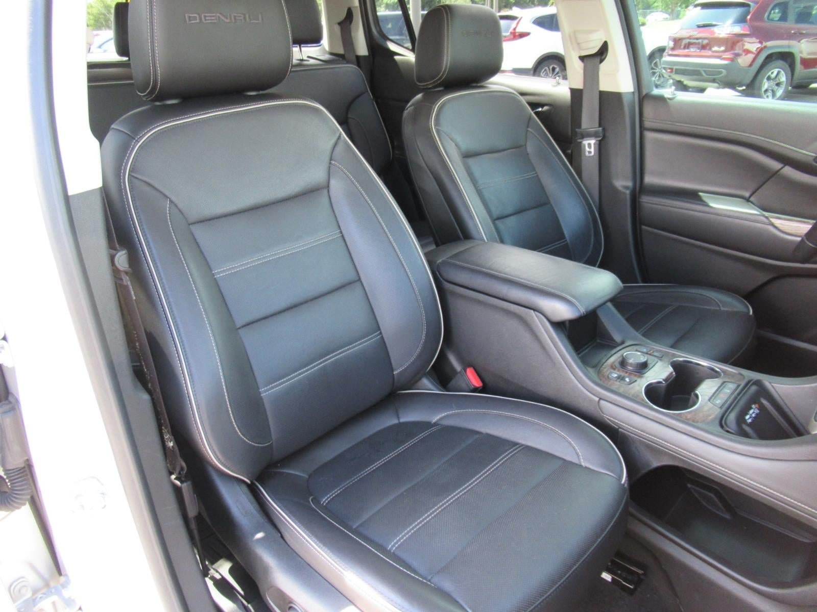 Used 2020 GMC Acadia Denali w/ Technology Package FWD image 9