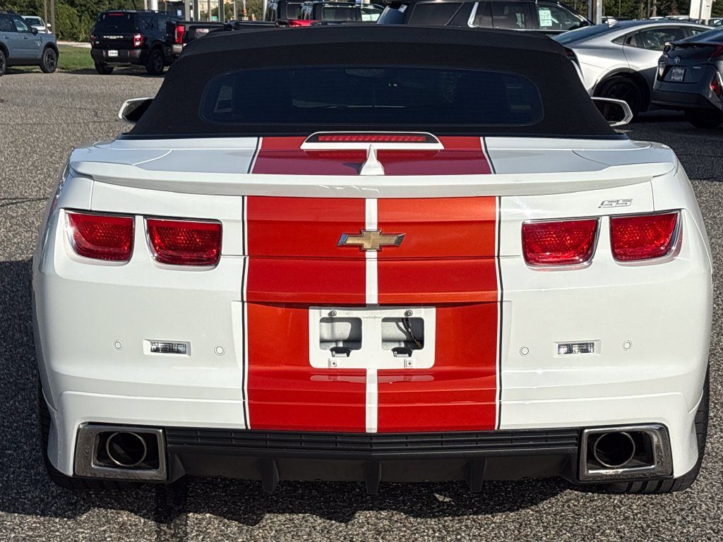 Used 2011 Chevrolet Camaro SS RWD image 17