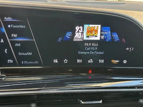 Certified 2022 Cadillac Escalade Sport w/ LPO, ONYX Package image 24