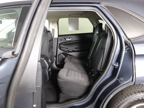 Used 2022 Ford Edge SE image 27