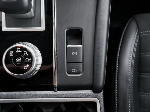 Used 2024 Mitsubishi Outlander SE image 48