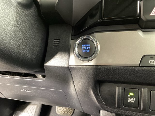 Used 2017 Toyota Tacoma Limited w/ Tow Package RWD image 26