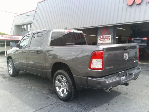 Used 2022 RAM 1500 Big Horn AWD/4WD image 3