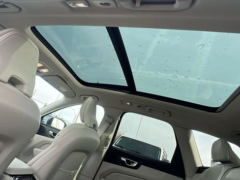 Used 2023 Volvo XC60 B6 Ultimate w/ Climate Package image 31