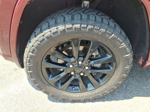 Used 2020 Jeep Grand Cherokee Altitude RWD image 9