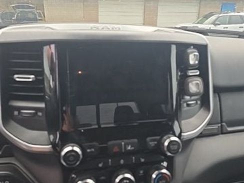 Used 2022 RAM 1500 Big Horn AWD/4WD image 4