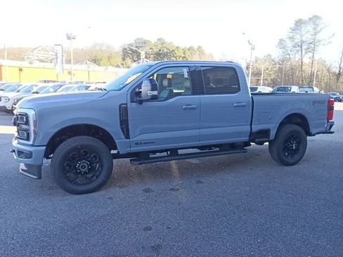 Used 2026 Ford F250 Lariat w/ Black Appearance Package image 6