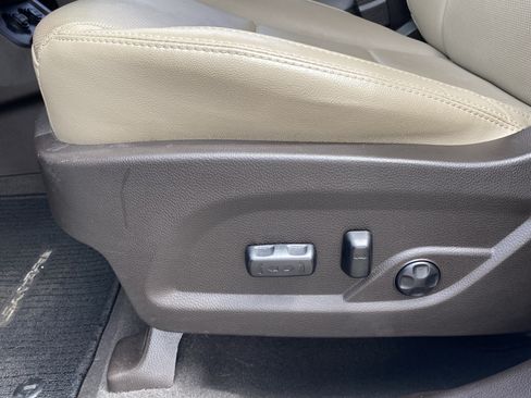 Used 2017 Hyundai Santa Fe Sport w/ 2.0T Ultimate Tech Package 05 FWD image 22