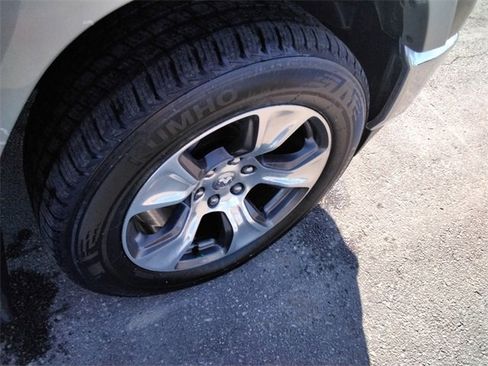 Used 2019 RAM 1500 Laramie image 17