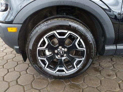 Certified 2025 Ford Bronco Sport Outer Banks w/ Outer Banks Tech Package+ AWD/4WD image 10