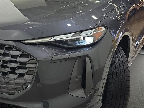 New 2025 Audi Q5 2.0T Premium image 32